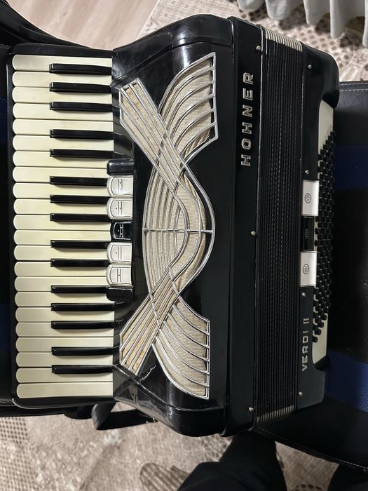 Vand acordeon Hohner verdi II , 96 basi