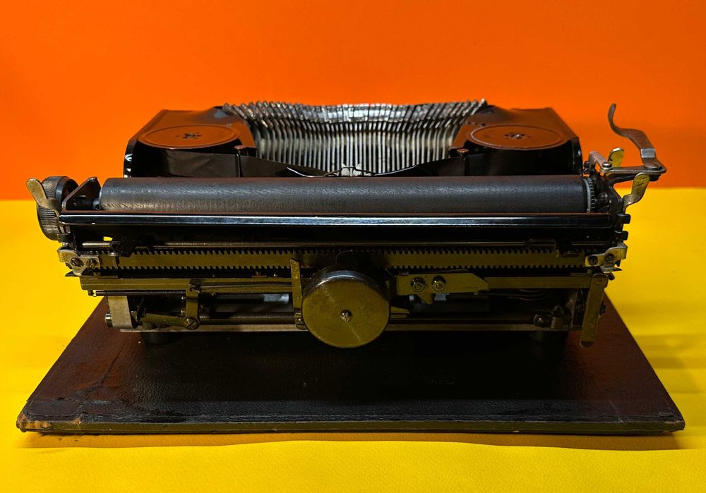 Антична Пишеща машина Rex клавиатура старобългарски 1939 година.