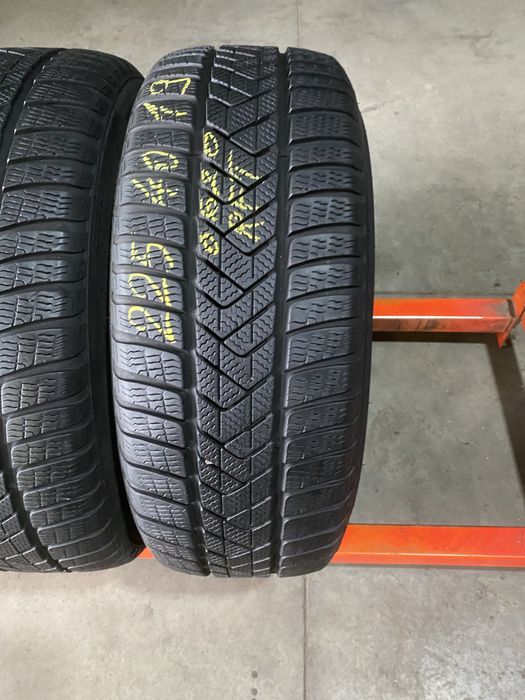 Anvelope iarna 225/40/19 Pirelli Sottozero 3 RFT 225 40 19 R19