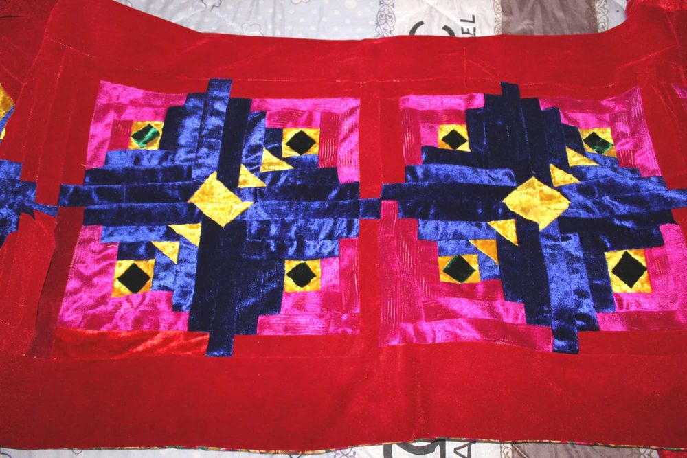 Корпе чехлы яркие новые