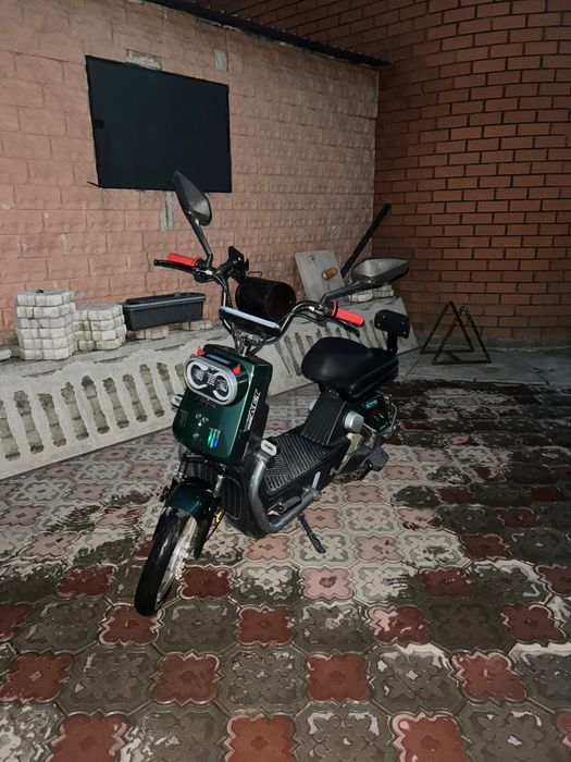 Продам электро скутер танк