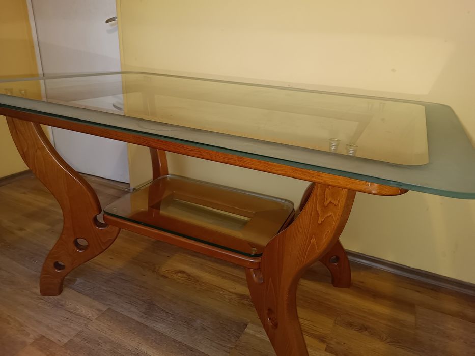 Масивна кухненска маса