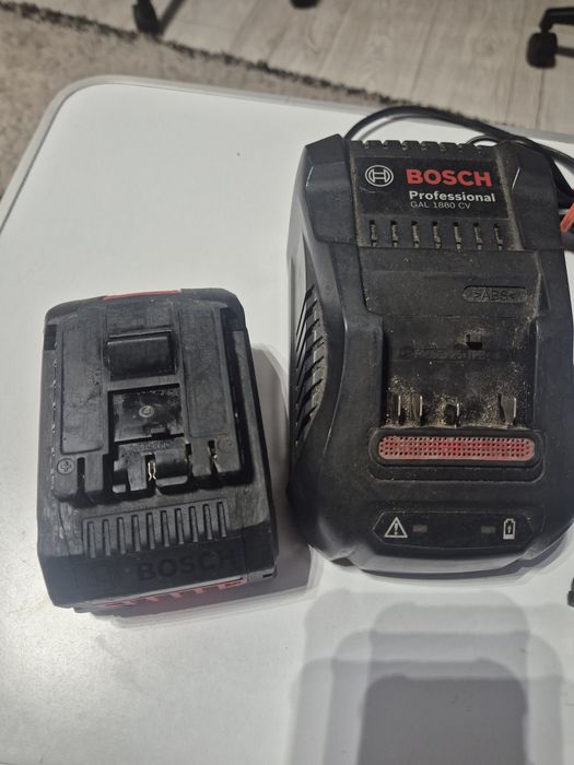 Set bosch 18v baterie 8 ah +incarcator