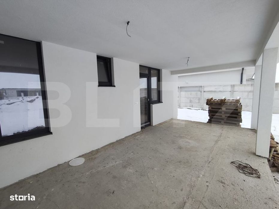 Casa finisata la cheie racordata la toate utilitatile in Santandrei