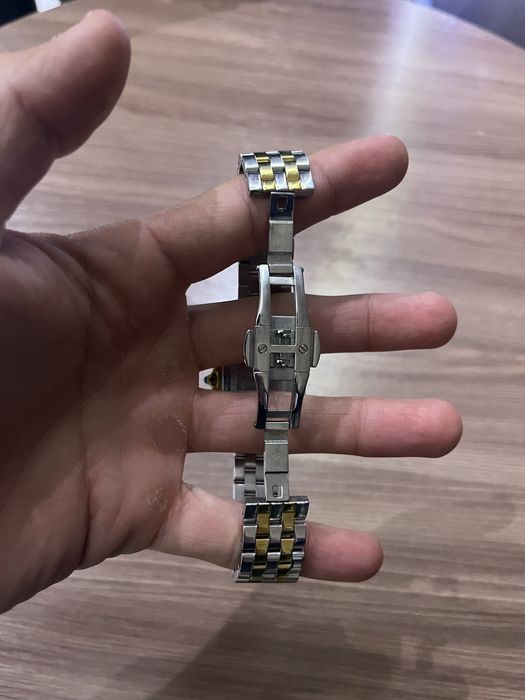 Продам наручные часы женс