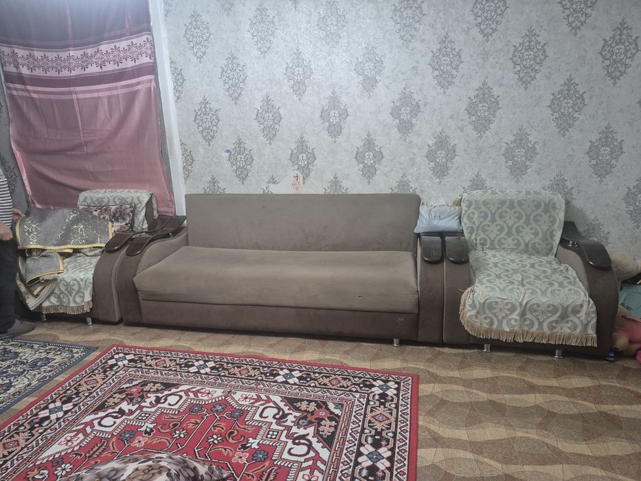Диван с 2 креслой