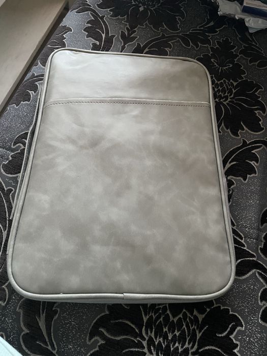 Чанта за таблет или малък лаптоп