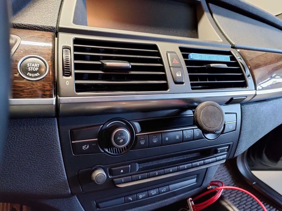 Suport telefon personalizat pt BMW X5 sau X6 (E70/E71)