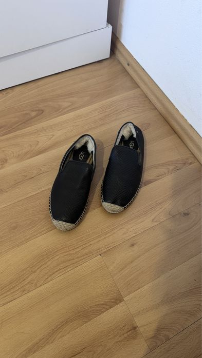 Espandrile UGG nr 37