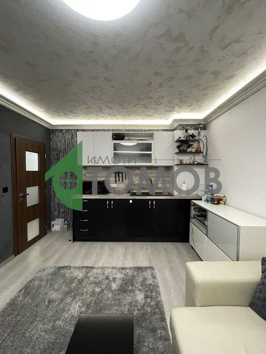 Продава се Тристаен апартамент в Шумен, Тракия - 67 кв.м за 1568 €/кв.м - Снимка #2