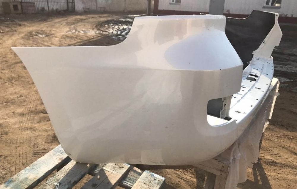 Продам задний бампер Land Cruiser 200