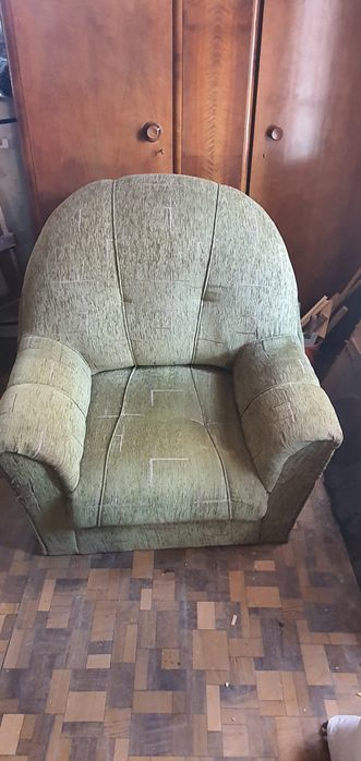 Фотьойл със табуретка и възглавници