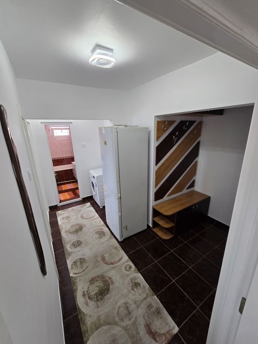 Inchiriez apartament  2 camere Tomis Nord(Rovere)