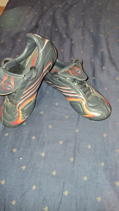 Crampoane Adidas pentru copii