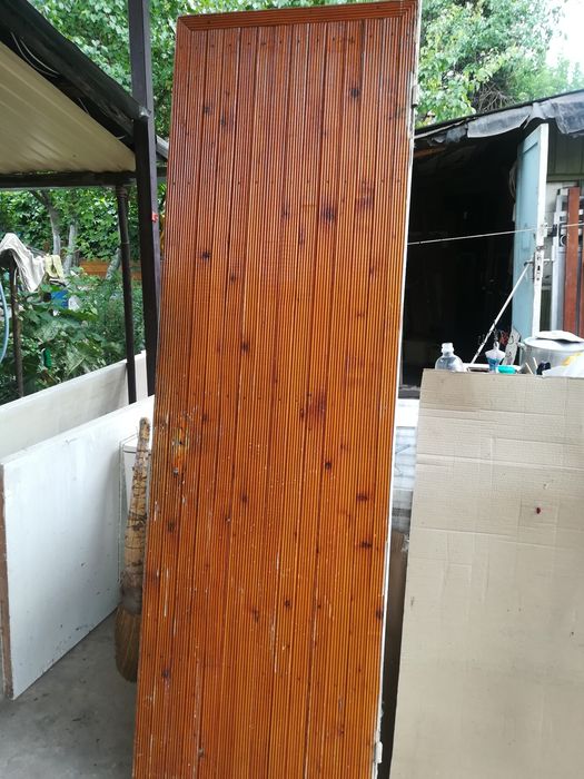 Деревянные  двери