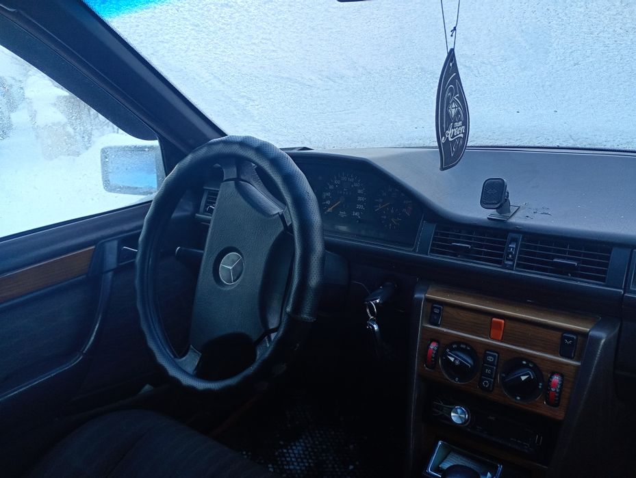 Продам мерседес 124