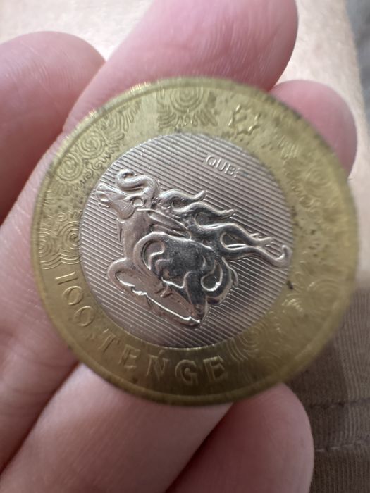 Продам монету 100 тенге