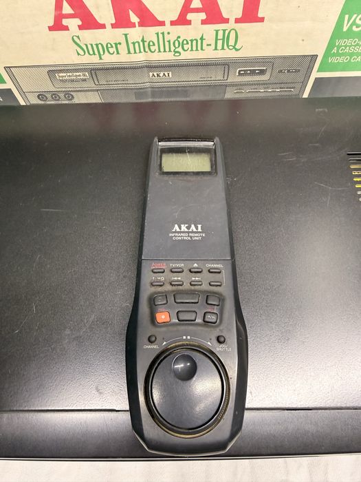 Видеомагнитофон Akai Рабочий