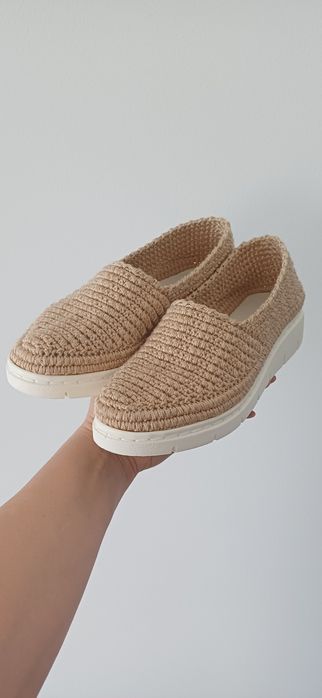 Pantofi crosetati
