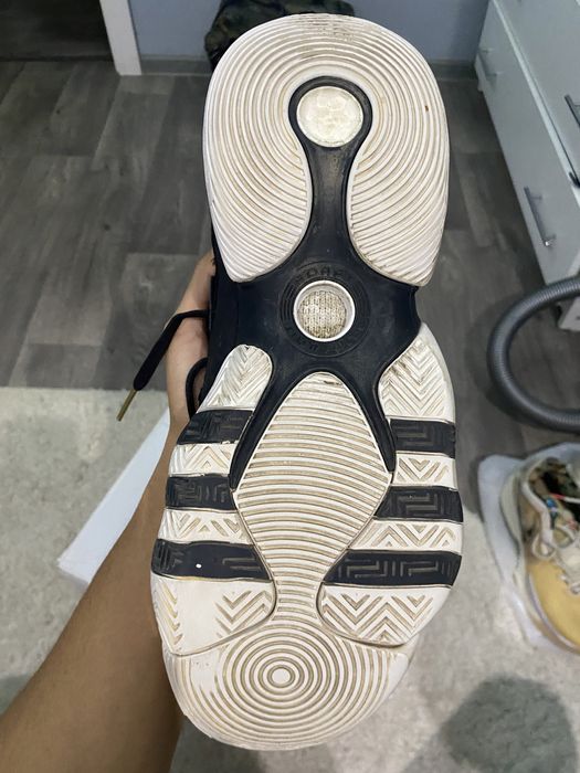 Баскетбольные кроссовки