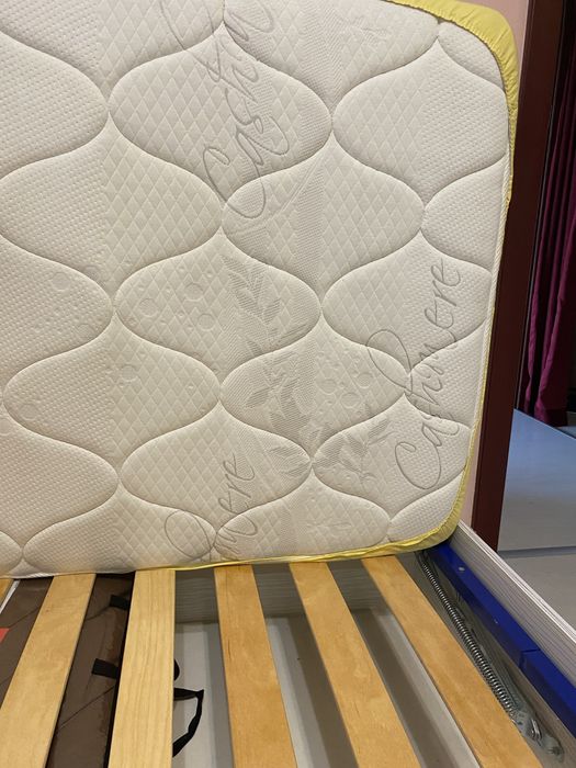 Легло единично с подматрачна рамка и матрак