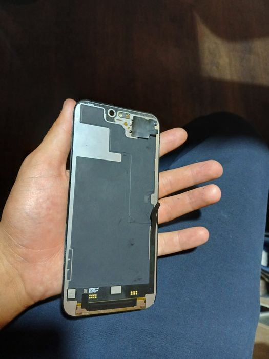 Iphone 14 pro max ekrani bor yechma