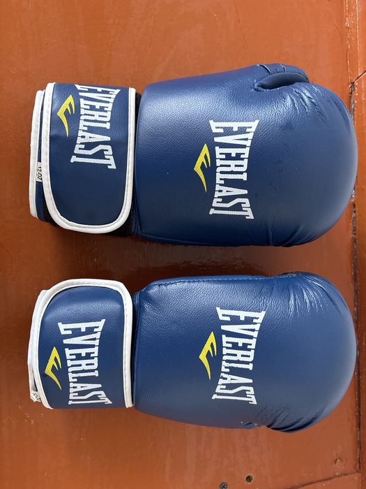 Боксерские перчатки