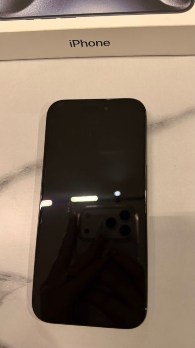 Vând iPhone 15 pro 128gb 80% baterie