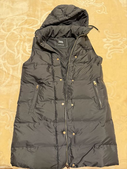 Vand vesta Zara, dama neagra, ca noua, purtata o ora.