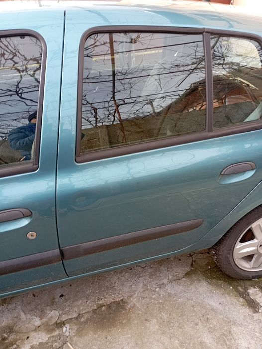 Vând uși și aripi , stare perfectă Renault clio 2 extrem,