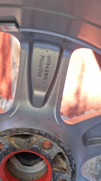 ХЮНДАЙ джанти със гуми 215/60/17  7,5J×17  ET40  5×114,3