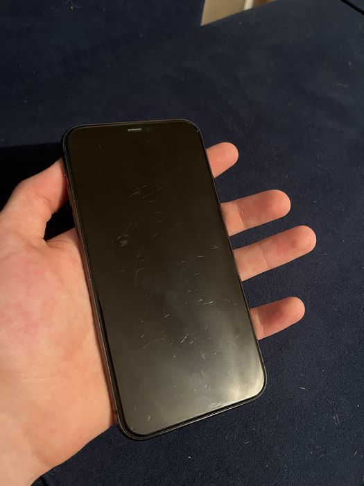 Iphone 11 64gb 78% akb