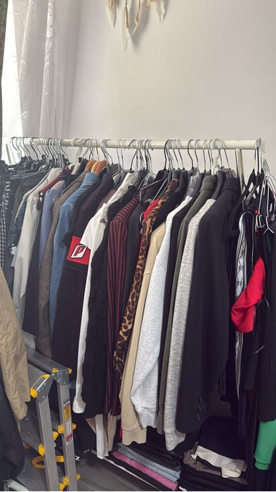 Lot/ garderoba intraga de haine de firma