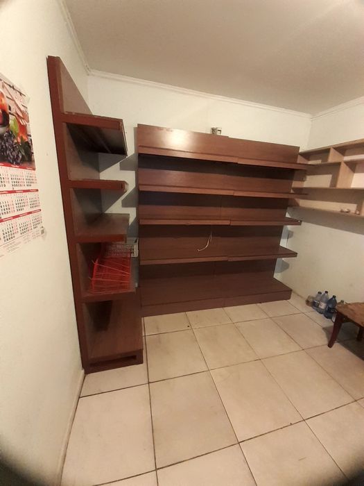 Продам прилавки стеллажи