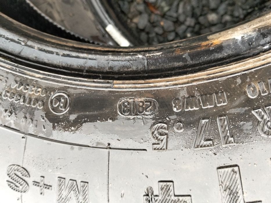 Vând cauciucuri 215/75/17,5