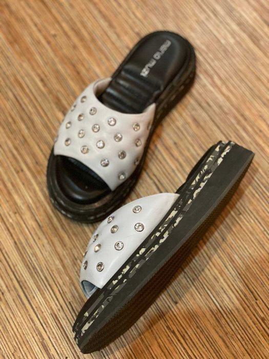 Шлепанцы MARIO MUZI белые кожаные