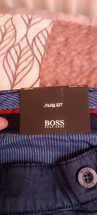 Pantaloni Hugo Boss mărimea 32 noi