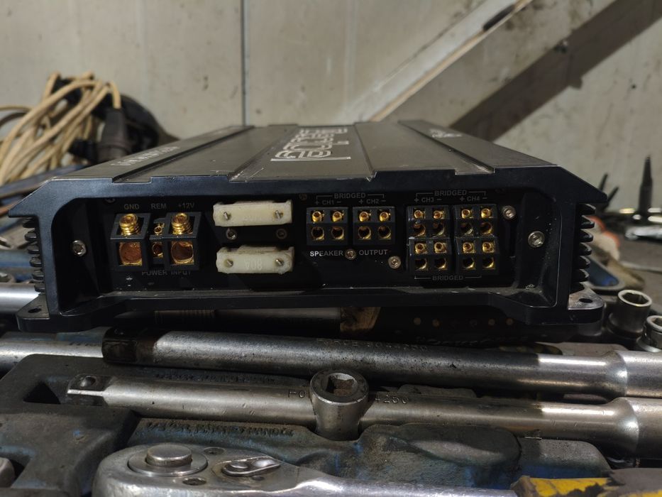 Продам Ural Decibel 6.180