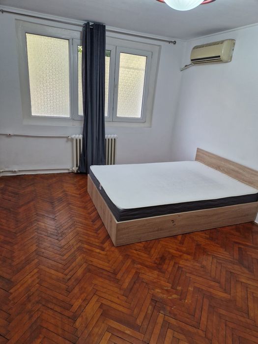 Închiriez garsoniera comfort 1 aflată la parterul unui bloc de 4 etaje ,35 mp,situata pe bulevardul 1DECEMBRIE 1918 nr.38 sector București.