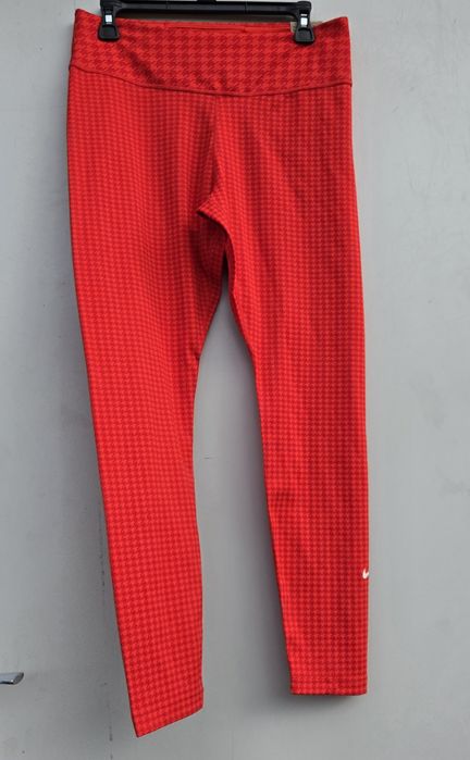 Nike оригинален дамски клин нов М/Л  размер