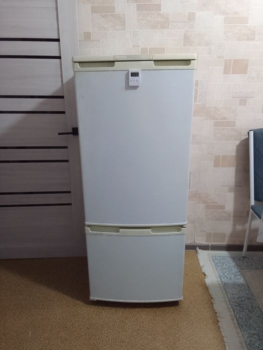 Холодильник Бирюса