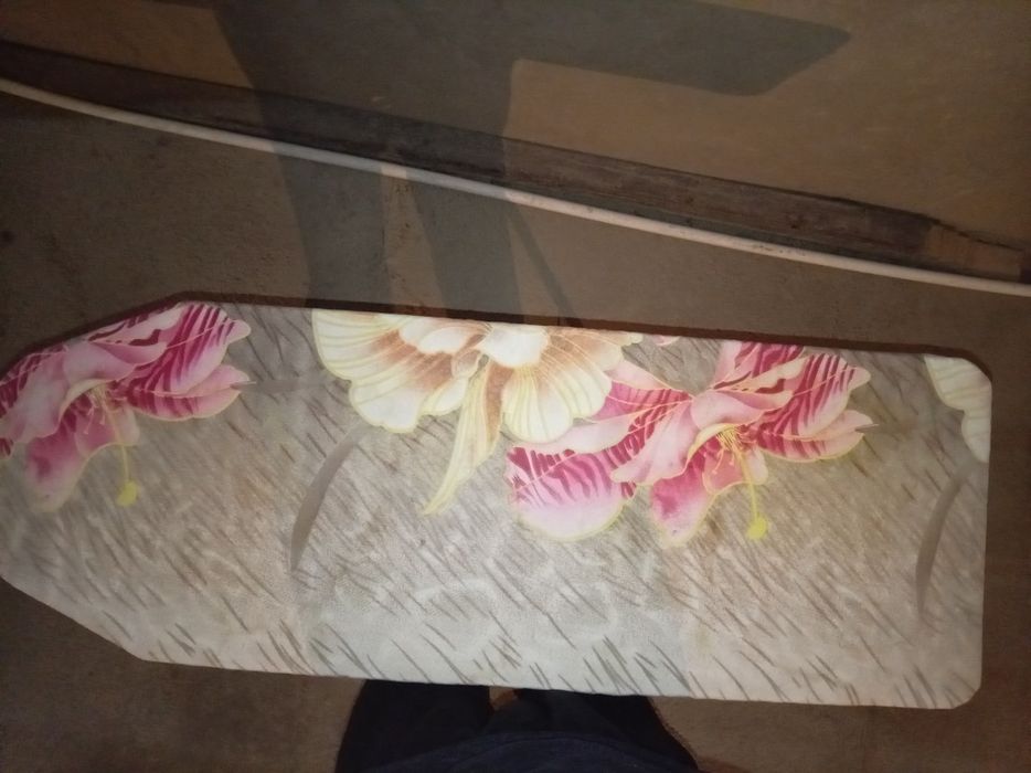 Dazmol qiladigan stol