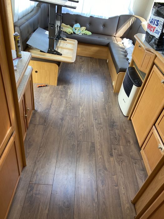 Качесвени монтажи на ламиниран паркет. Винил и др.