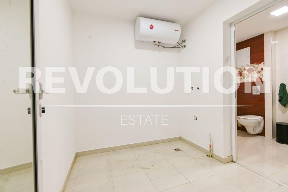 Офис в ж.к. Студентски град.