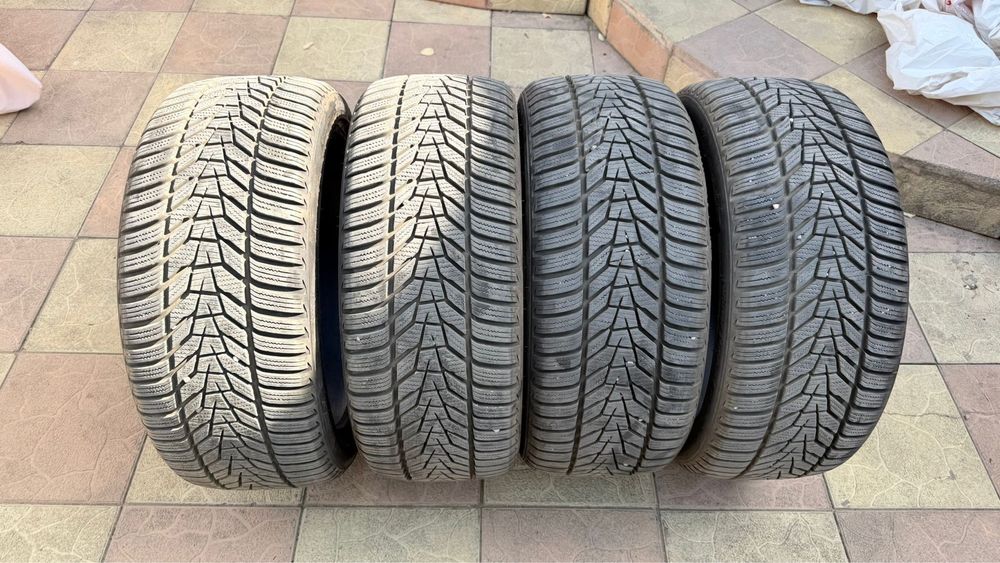 cauciucuri iarnă Hankook Winter i*Cept evo3 225/40 R18 – stare foarte bună