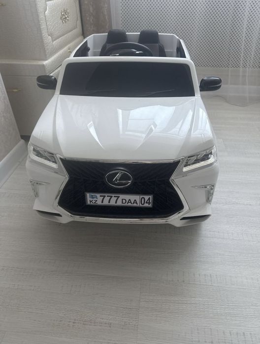 Продам игрушучную машину