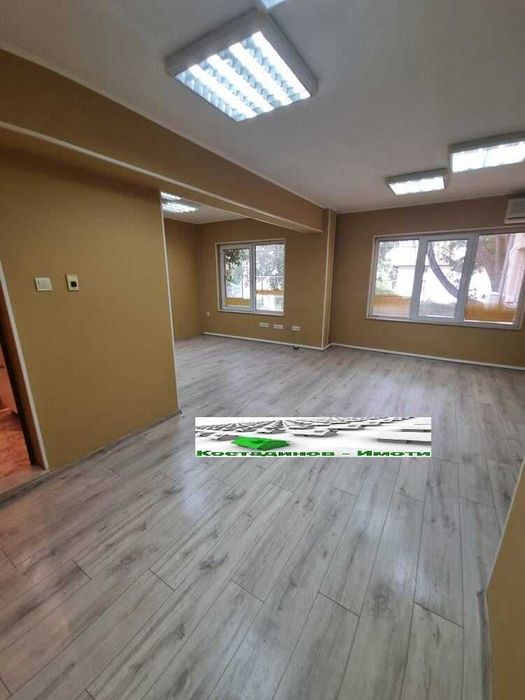 Дава се под наем Офис в Пловдив, Център - 60 кв.м за 398.82 € - Снимка #2