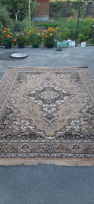 Ковёры б/у  Серый маленький, 2 коричневых 2*3