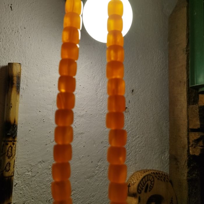 Броеница кръстоносна кехлибар