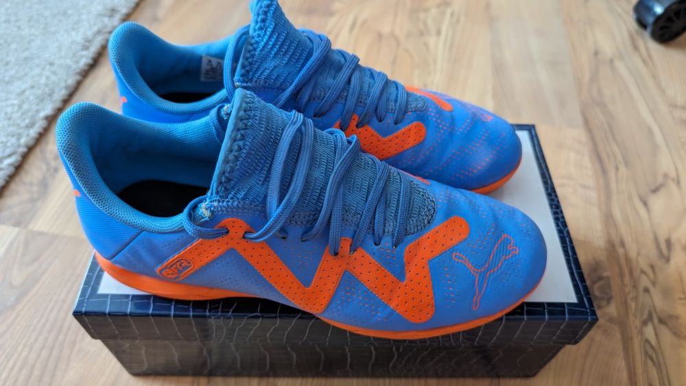 Adidași pentru fotbal Puma